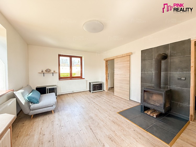 Pronájem rodinného domu 63 m², pozemek 866 m² - foto 3