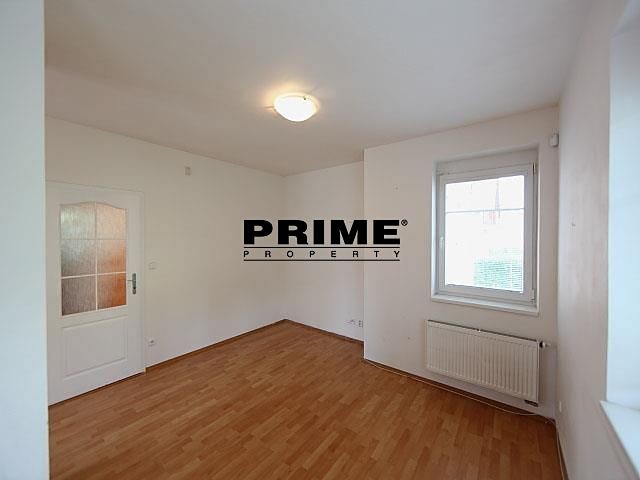 Pronájem rodinného domu 192 m², pozemek 702 m² - foto 5