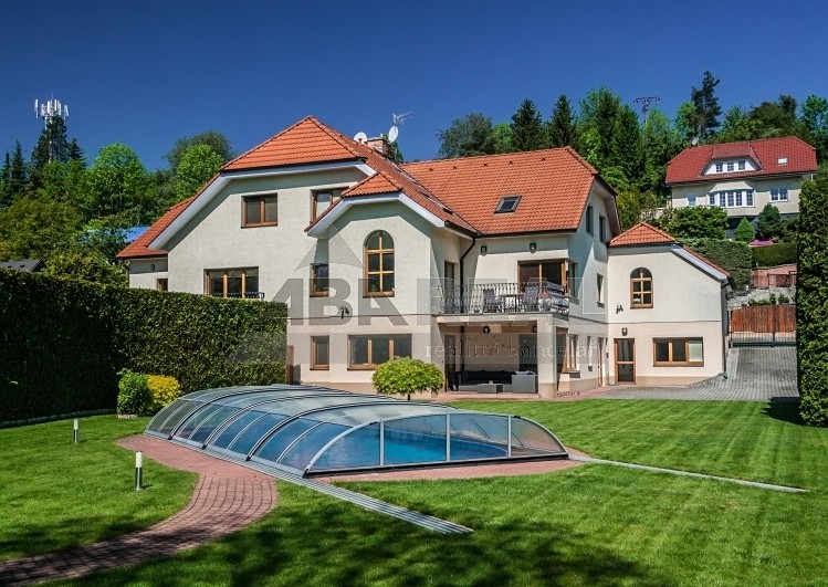 Pronájem rodinného domu 410 m², pozemek 1 036 m² - foto 4