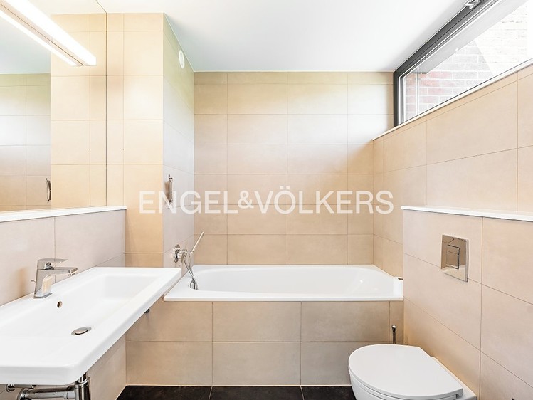 Pronájem rodinného domu 189 m², pozemek 186 m² - foto 8