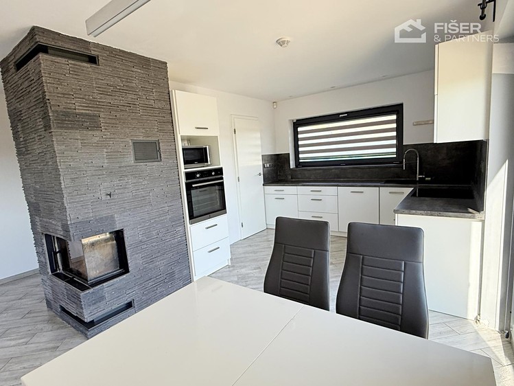 Pronájem rodinného domu 140 m², pozemek 596 m² - foto 7
