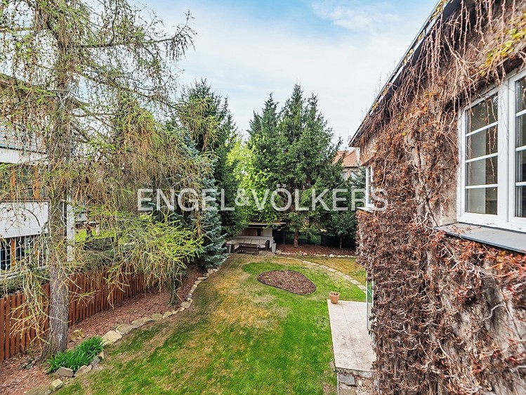 Pronájem  rodinného domu 260 m², pozemek 629 m² - foto 3
