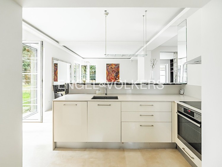 Pronájem  rodinného domu 260 m², pozemek 629 m² - foto 4