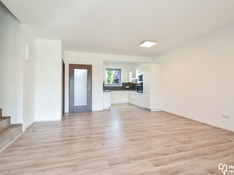 Pronájem rodinného domu 100 m², pozemek 404 m² - foto 2