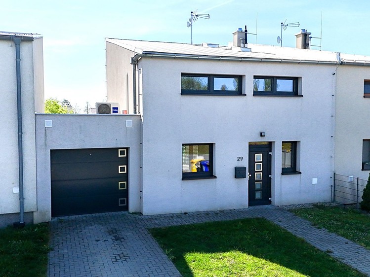 Pronájem rodinného domu 100 m², pozemek 404 m² - foto 1