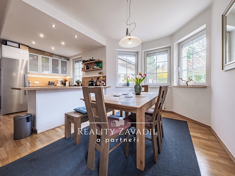 Pronájem rodinného domu 271 m², pozemek 1 382 m² - foto 3