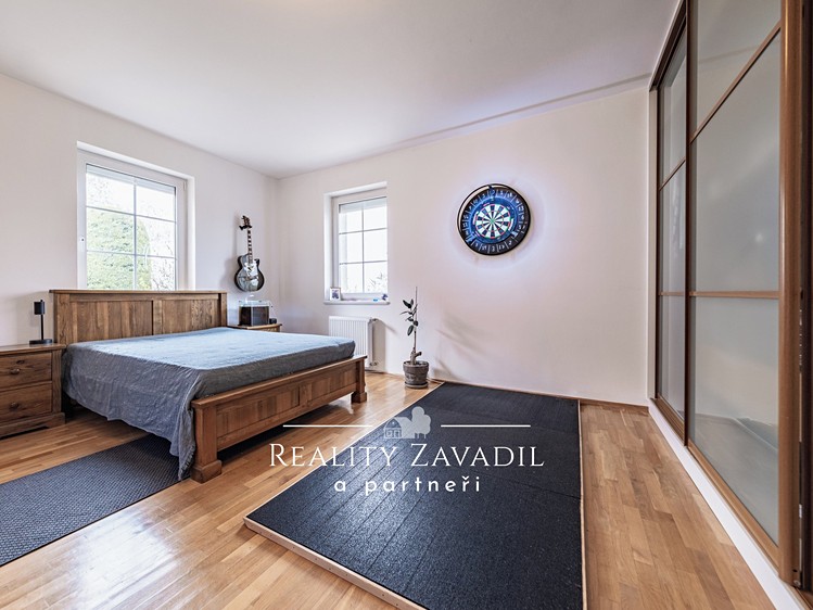 Pronájem rodinného domu 271 m², pozemek 1 382 m² - foto 8