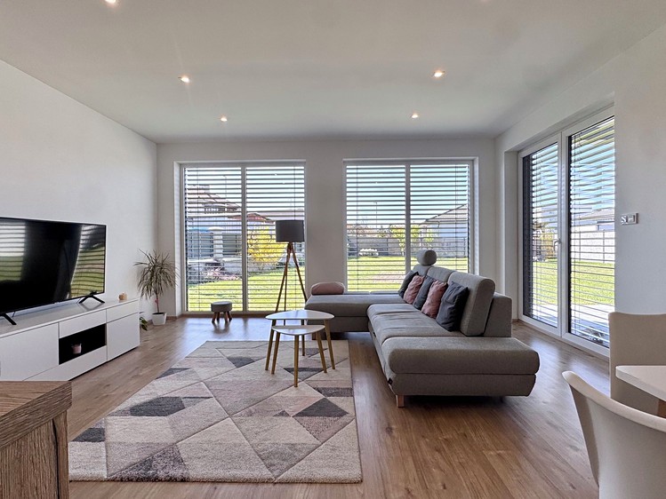 Pronájem rodinného domu 97 m², pozemek 741 m² - foto 2