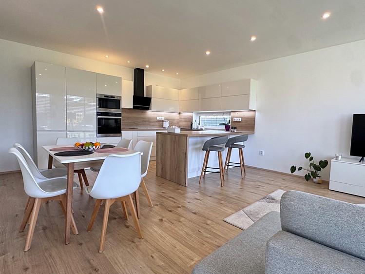 Pronájem rodinného domu 97 m², pozemek 741 m² - foto 8