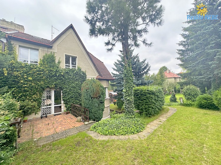 Pronájem vily 280 m², pozemek 1 042 m² - foto 2