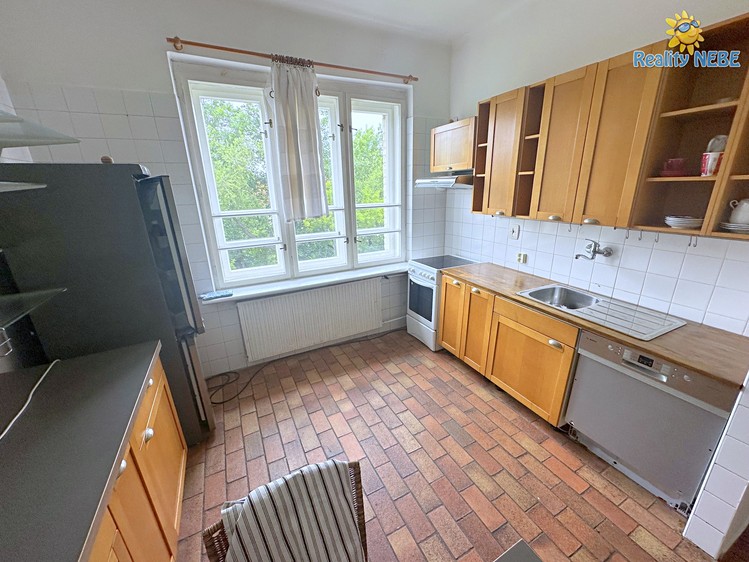 Pronájem vily 280 m², pozemek 1 042 m² - foto 3