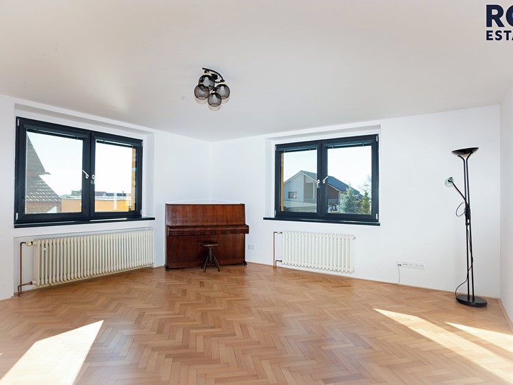 Pronájem rodinného domu 100 m², pozemek 1 000 m² - foto 3