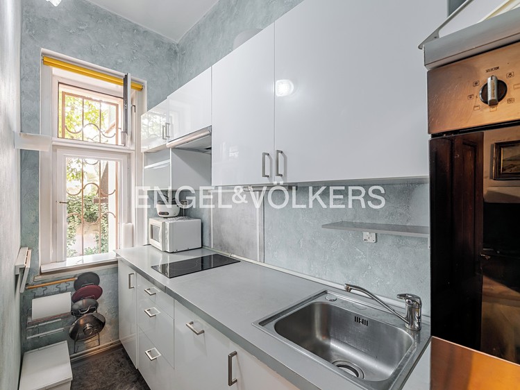Pronájem vícegeneračního domu 196 m², pozemek 382 m² - foto 3