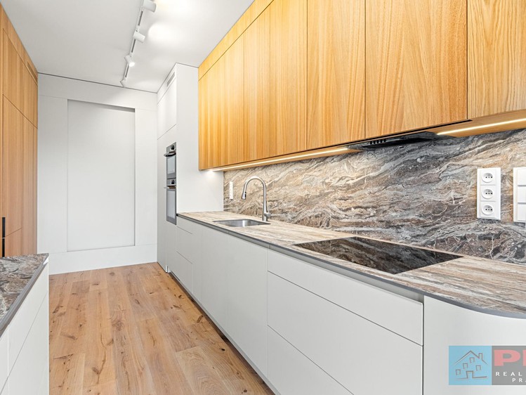 Pronájem rodinného domu 141 m², pozemek 259 m² - foto 2