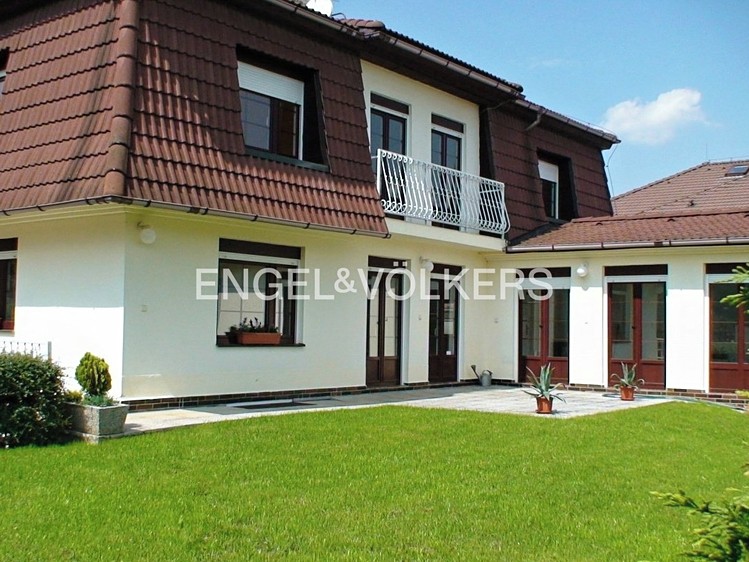 Pronájem  vily 365 m², pozemek 600 m² - foto 3