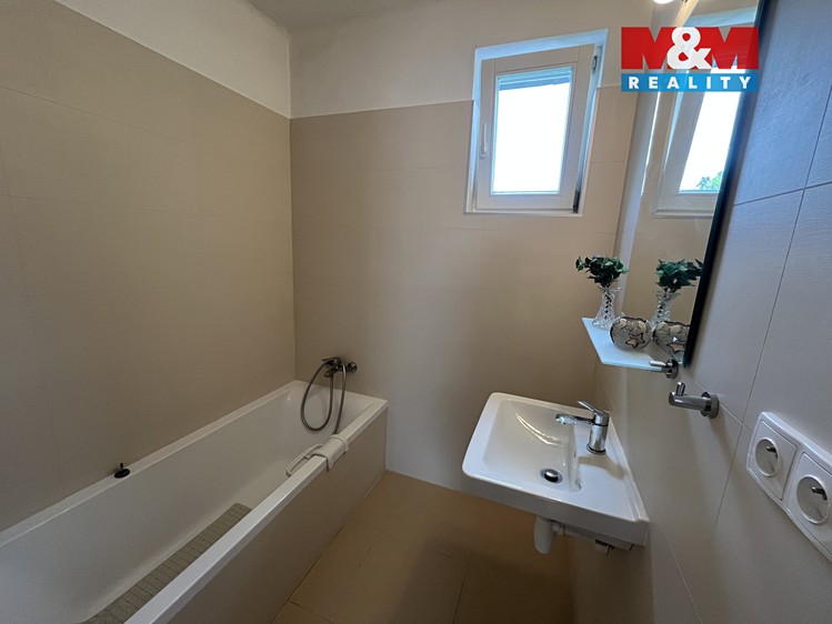 Pronájem rodinného domu 70 m², pozemek 731 m² - foto 4