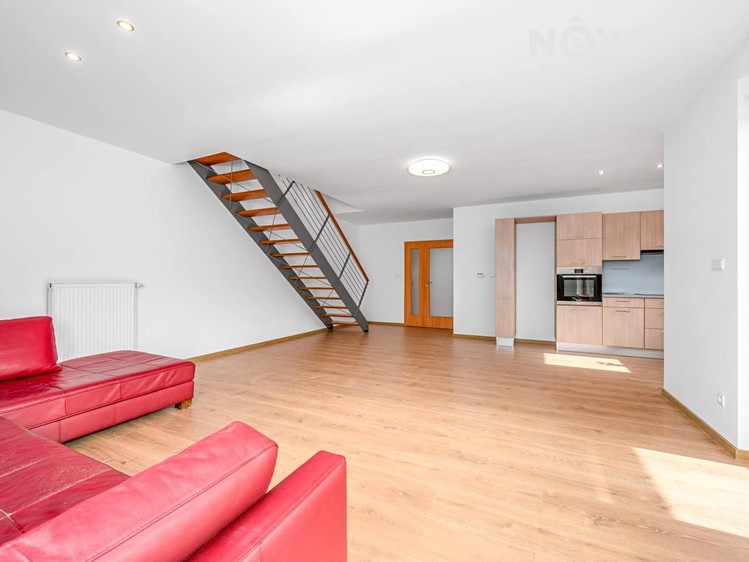 Pronájem  rodinného domu 124 m², pozemek 183 m² - foto 6
