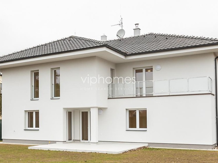 Pronájem  vily 260 m², pozemek 1 065 m² - foto 3
