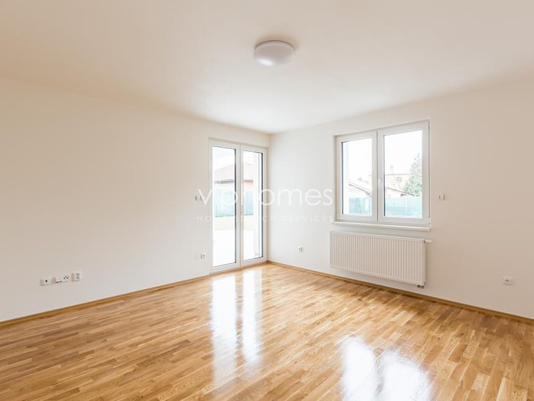 Pronájem  vily 260 m², pozemek 1 065 m² - foto 7