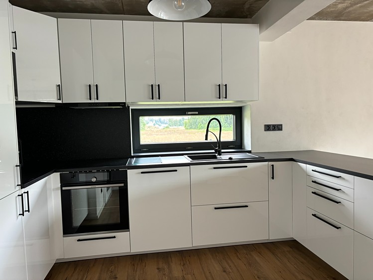 Pronájem rodinného domu 100 m², pozemek 700 m² - foto 2