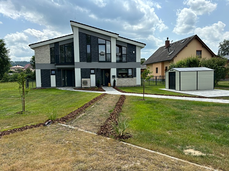 Pronájem rodinného domu 100 m², pozemek 700 m² - foto 1