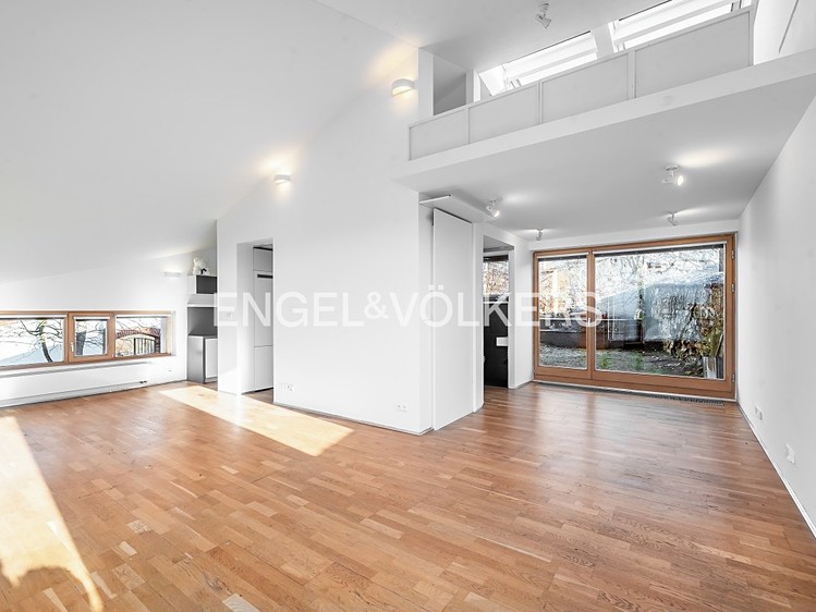 Pronájem rodinného domu 140 m², pozemek 154 m² - foto 1