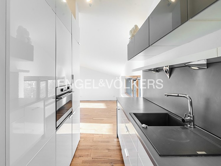 Pronájem rodinného domu 140 m², pozemek 154 m² - foto 4