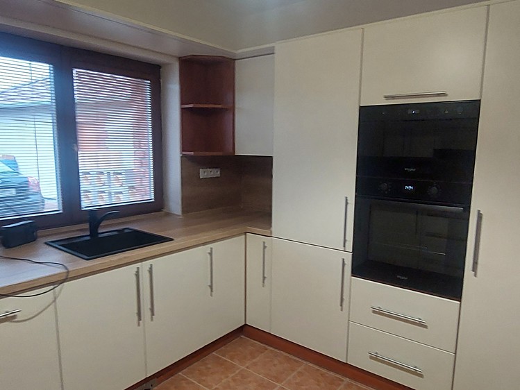 Pronájem  vícegeneračního domu 200 m², pozemek 1 300 m² - foto 6