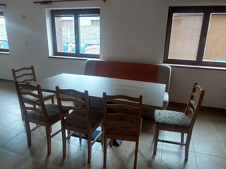 Pronájem  vícegeneračního domu 200 m², pozemek 1 300 m² - foto 7