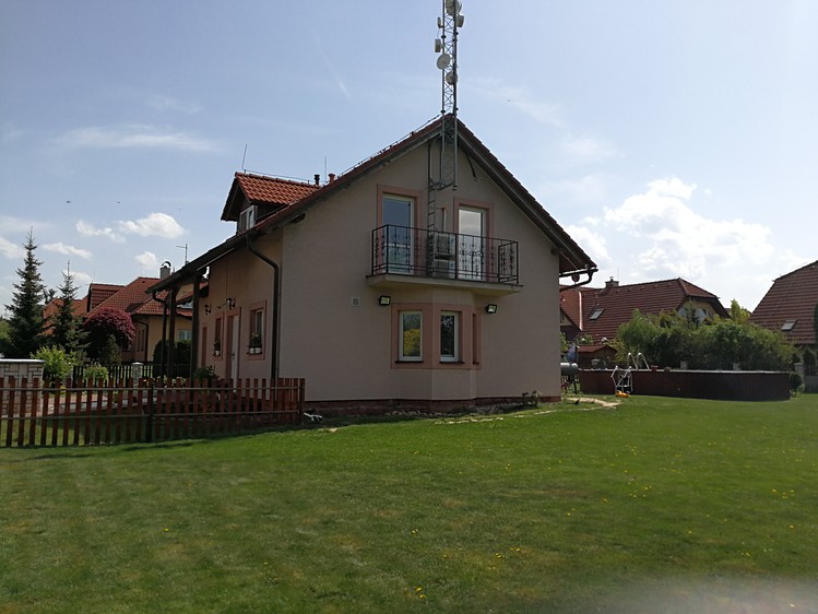 Pronájem rodinného domu 180 m², pozemek 950 m² - foto 2