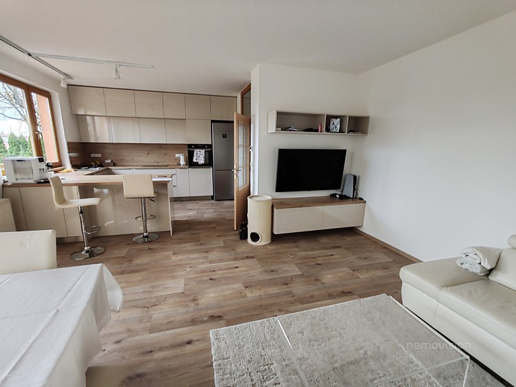 Pronájem rodinného domu 244 m², pozemek 212 m² - foto 3