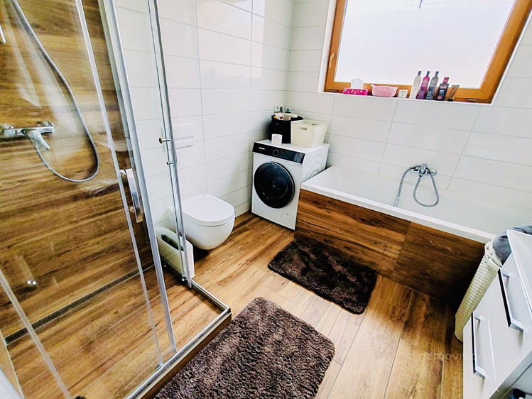 Pronájem rodinného domu 244 m², pozemek 212 m² - foto 7