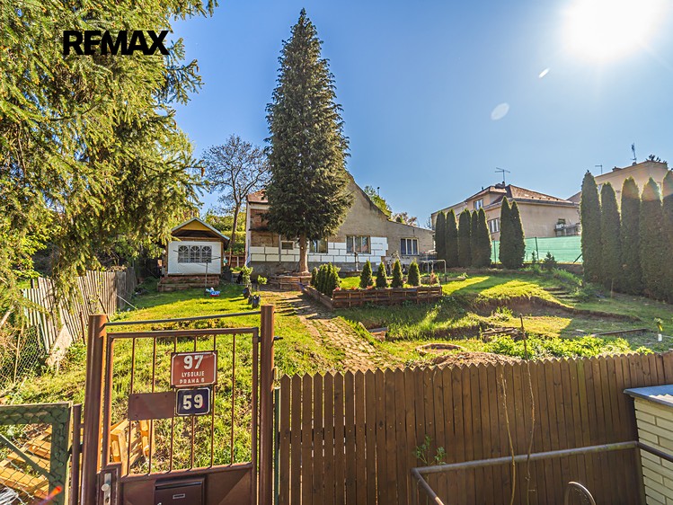Pronájem vícegeneračního domu 195 m², pozemek 862 m² - foto 2