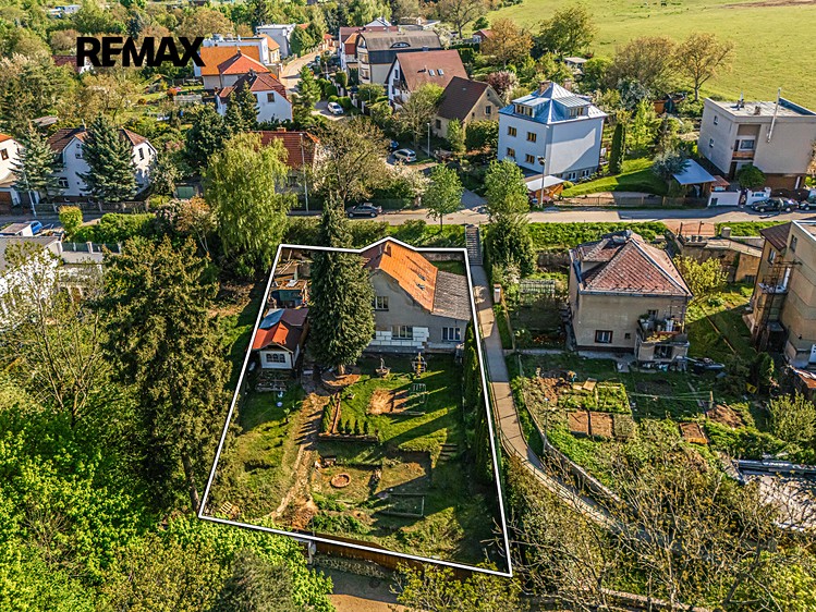 Pronájem vícegeneračního domu 195 m², pozemek 862 m² - foto 1