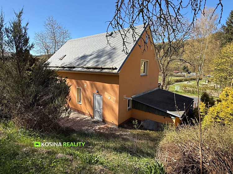 Pronájem rodinného domu 168 m², pozemek 642 m² - foto 4