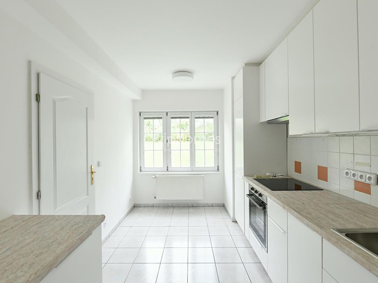 Pronájem vily 197 m², pozemek 408 m² - foto 2
