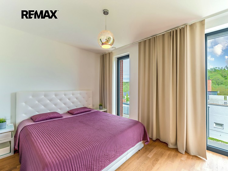 Pronájem rodinného domu 201 m², pozemek 197 m² - foto 8