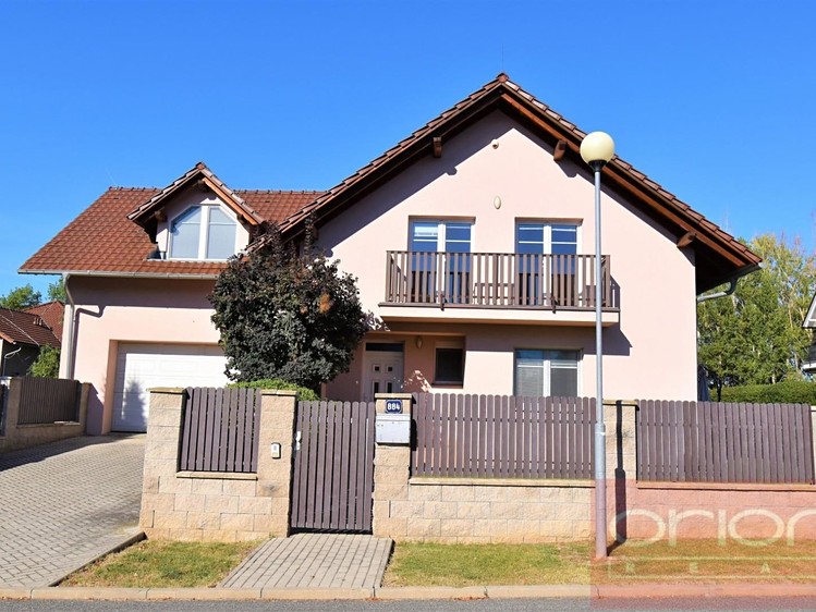 Pronájem rodinného domu 200 m², pozemek 500 m² - foto 1
