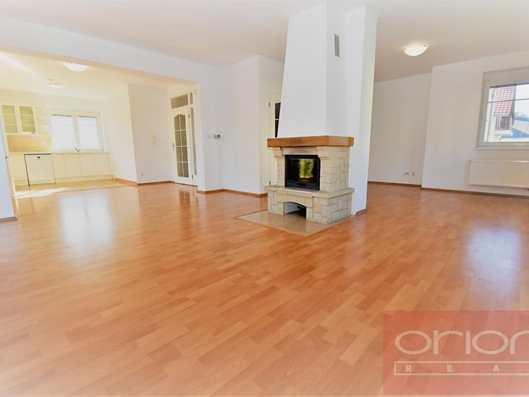 Pronájem rodinného domu 200 m², pozemek 500 m² - foto 4