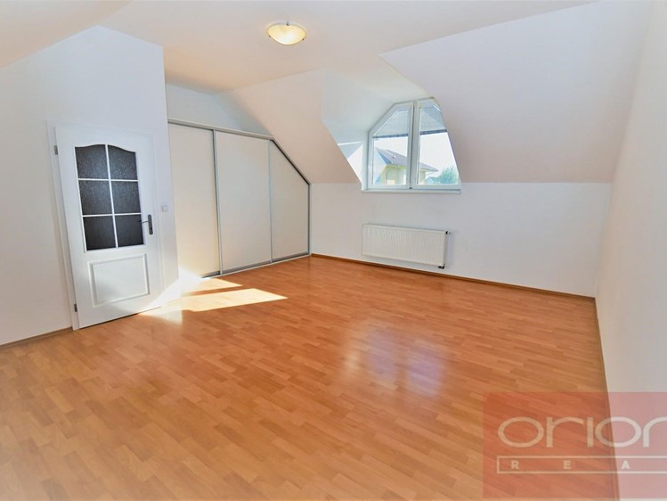 Pronájem rodinného domu 200 m², pozemek 500 m² - foto 5