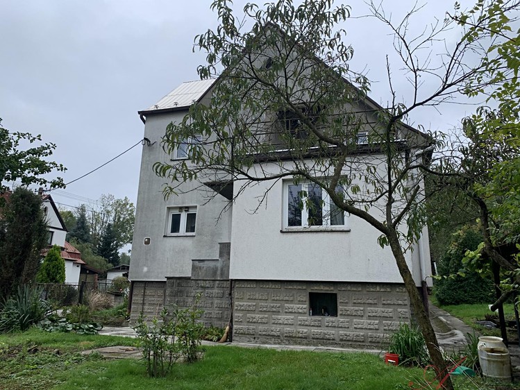 Pronájem rodinného domu 200 m², pozemek 1 842 m² - foto 1