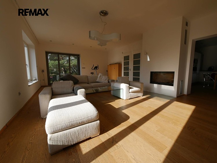 Pronájem rodinného domu 260 m², pozemek 699 m² - foto 4