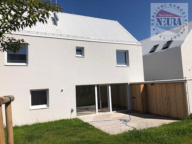 Pronájem rodinného domu 144 m², pozemek 255 m² - foto 2