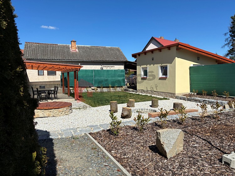 Pronájem rodinného domu 100 m², pozemek 430 m² - foto 1