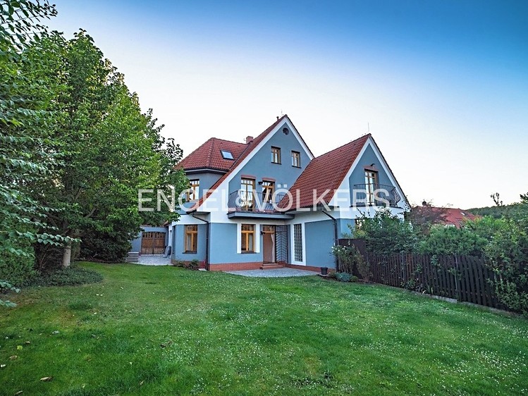 Pronájem  rodinného domu 250 m², pozemek 632 m² - foto 3