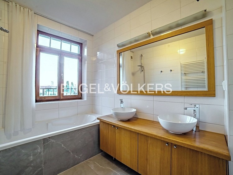 Pronájem  rodinného domu 250 m², pozemek 632 m² - foto 6