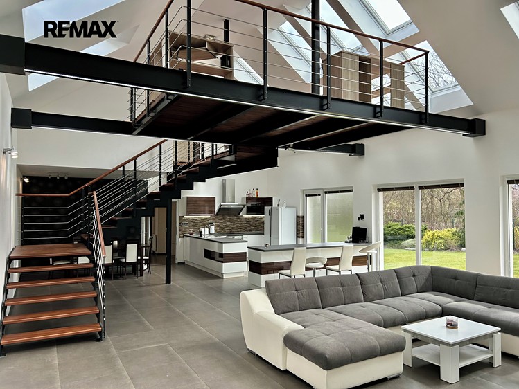 Pronájem rodinného domu 200 m², pozemek 1 241 m² - foto 3
