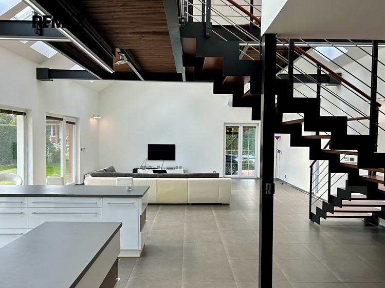 Pronájem rodinného domu 200 m², pozemek 1 241 m² - foto 4