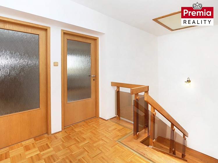 Pronájem rodinného domu 210 m², pozemek 249 m² - foto 8