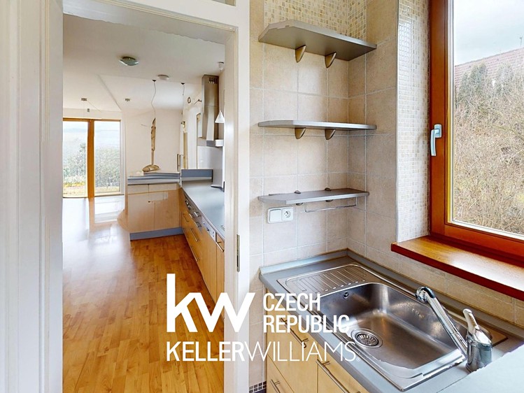 Pronájem rodinného domu 180 m², pozemek 320 m² - foto 7